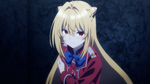 (4)