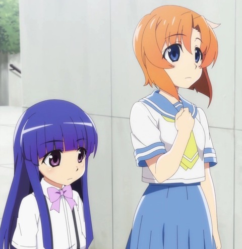 (4)