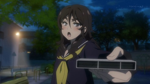 (9)