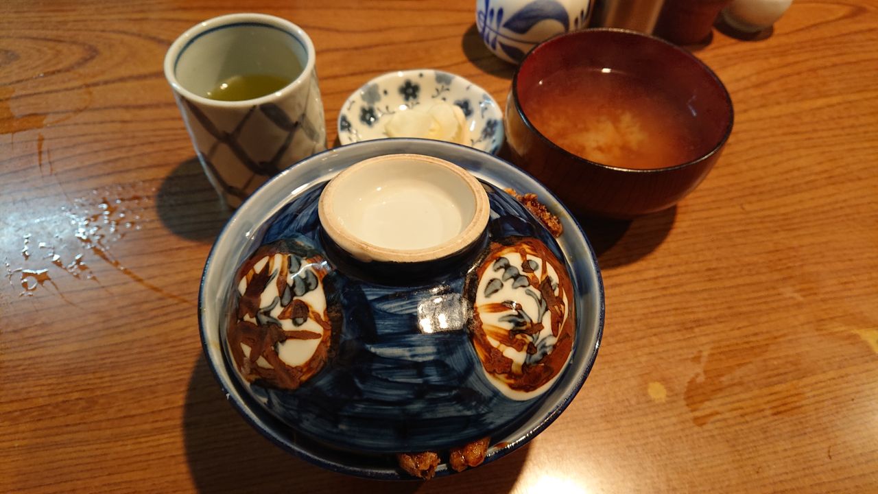 孤独のグルメにも登場 人形町のてんぷら中山で黒天丼を食べてきました サラリーマンのランチ 孤独のグルメにも登場 人形町のてんぷら中山で黒天丼を食べてきました サラリーマンのランチ