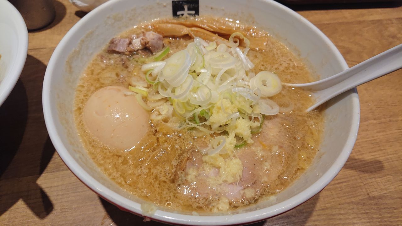 行列ができるラーメン屋 船堀の 大島 で味噌ラーメンとミニカレーを食べる サラリーマンのランチ 行列ができるラーメン屋 船堀の 大島 で味噌ラーメンとミニカレーを食べる サラリーマンのランチ