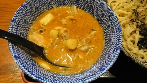 [画像:7281e4a8-s.jpg]