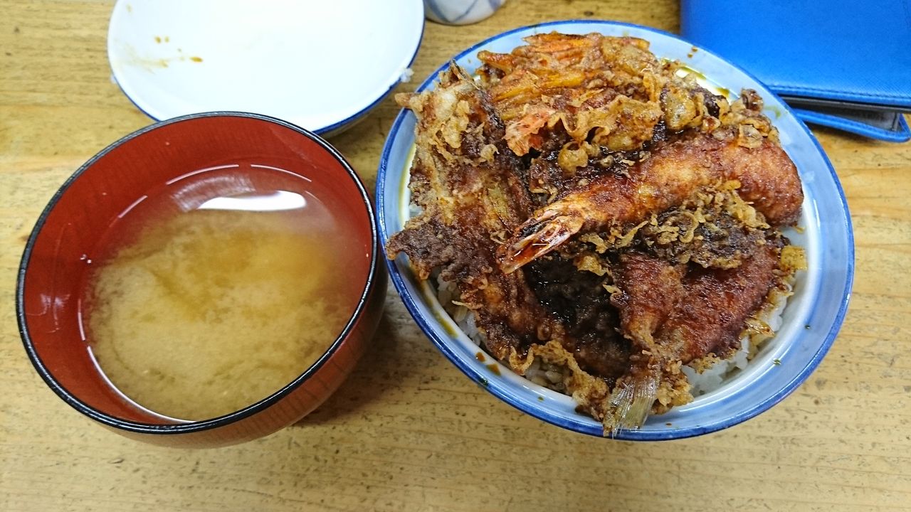 孤独のグルメにも登場 人形町のてんぷら中山で黒天丼を食べてきました サラリーマンのランチ