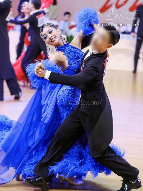 社交ダンス　落ち着きのあるブルージルコンの輝きがいい！　　お楽しみ付き！ 社交ダンス 落ち着きのあるブルージルコンの輝きがいい！ お