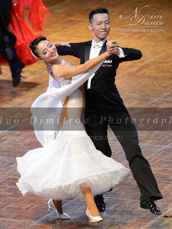 B1413★Sサイズ★日本製オーダー★オフ白/スタンダードドレス☆社交ダンス お値引き♥応相談♥】社交ダンスドレス 社交ダンス ドレス 社交ダンス