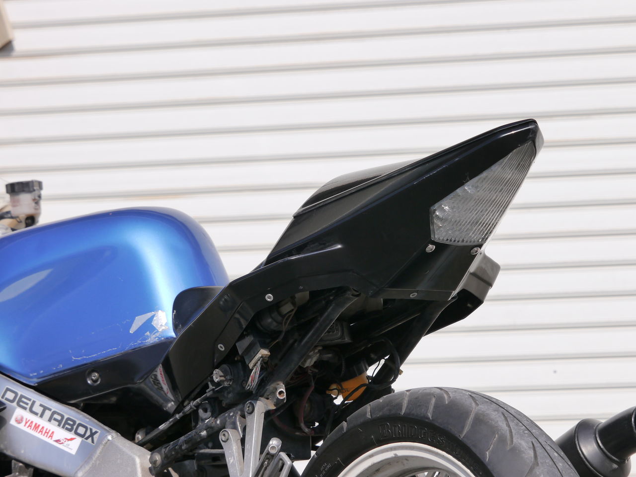 バイク fzr250r 才谷屋r6レプリカシートカウル