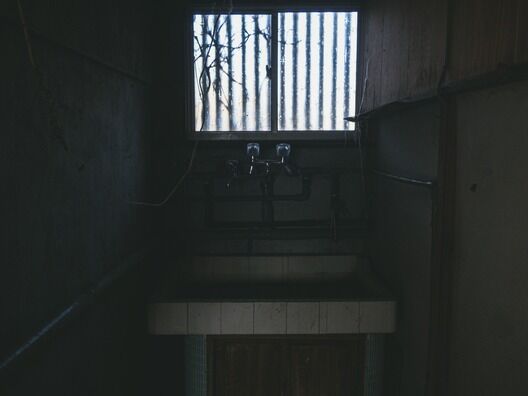 【恐怖】いつも謎の館の中にいる夢を見る。逃げられない。