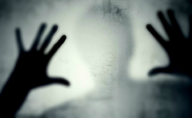 【不可解】小学生「コックリさんの呪いなんてあるかよw」→奇妙な事が起こり出し…