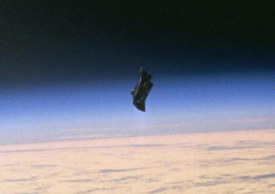 ブラックナイトサテライト