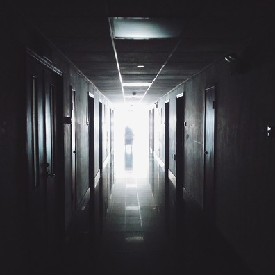hallway-867226_1920 (1)