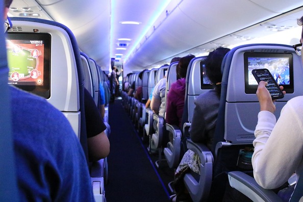 flight-4516478_960_720