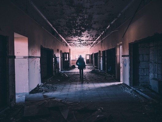 hallway-1245845_960_720