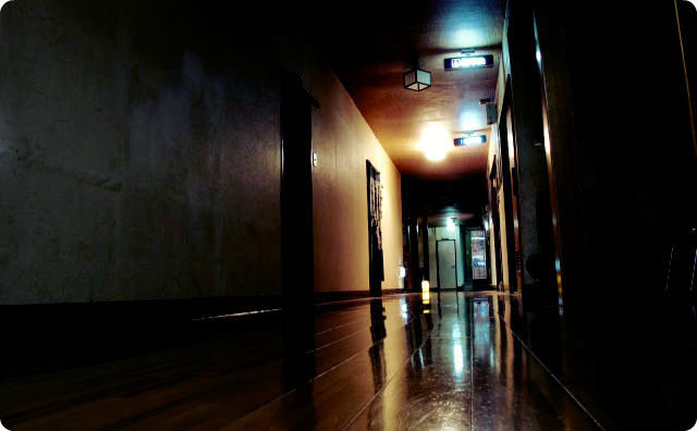 暗い廊下
