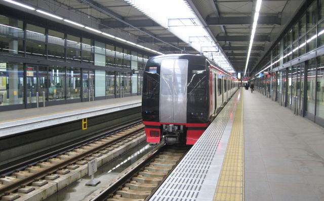 中部国際空港駅ホーム