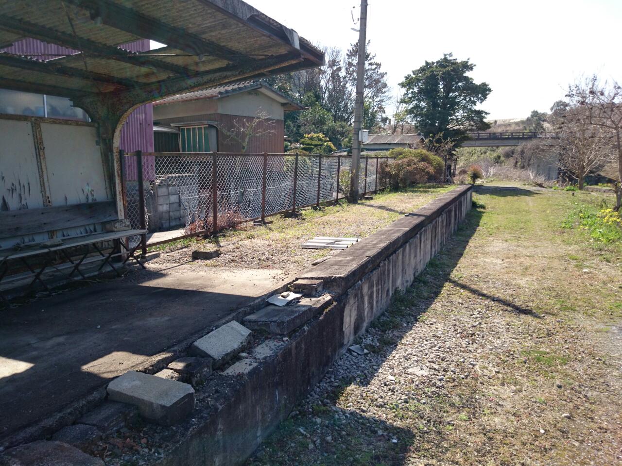 漆生駅