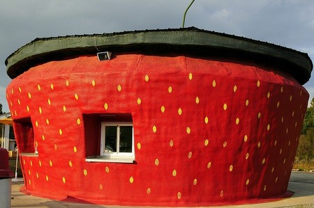 18-strawberry-house