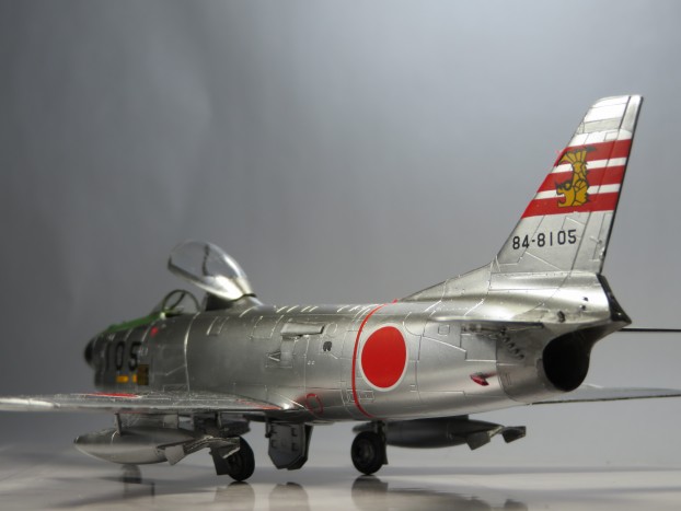ハセガワ　F-86D　セイバードッグ 1/72 　プラモデル完成品 ハセガワ 1/72 F-86D セイバードッグ 完成品HASEGAWA飛行機模型