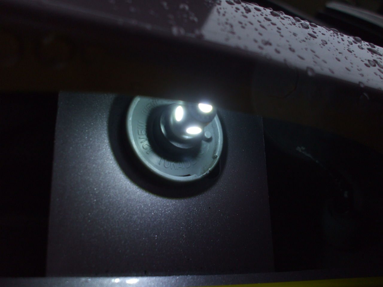 ワゴンr Mh21s ナンバー灯 バルブ Led交換 Gmki S Blog ワゴンr Mh21s ナンバー灯 バルブ Led交換 Gmki S Blog