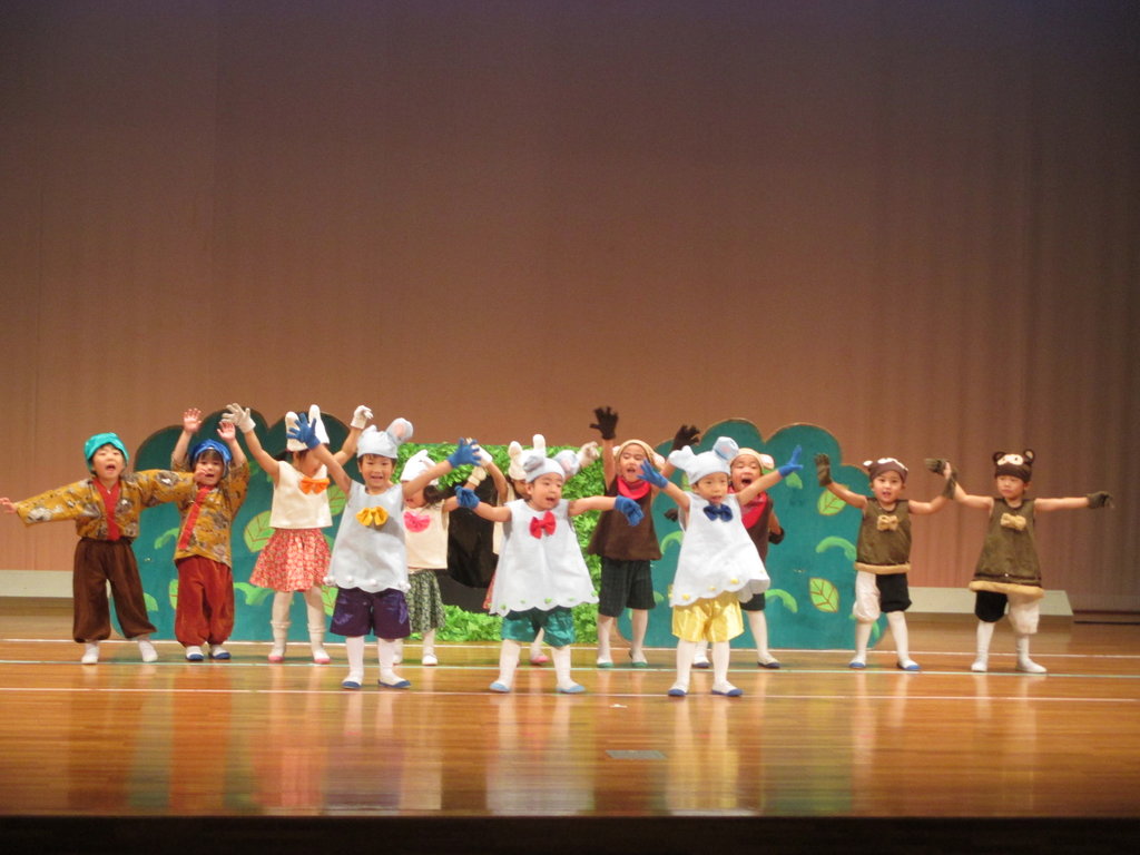 １１月１７日 ばら ゆり たんぽぽ すみれ もも組 お遊戯会総練習 認定こども園 西諫早幼稚園