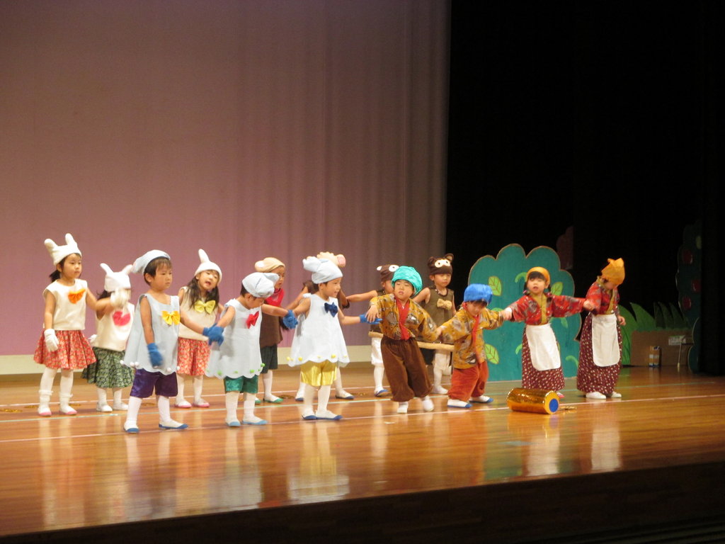 １１月１７日 ばら ゆり たんぽぽ すみれ もも組 お遊戯会総練習 認定こども園 西諫早幼稚園