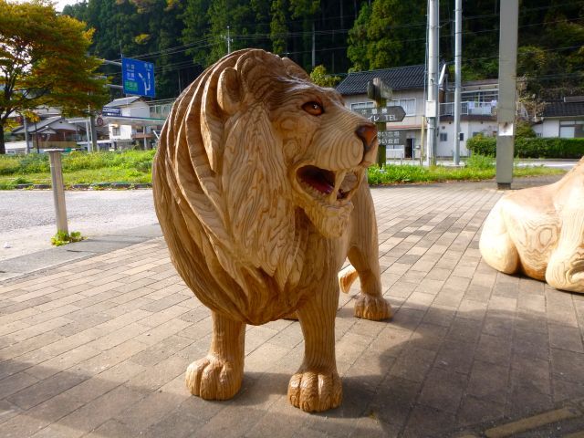チェンソーアート チェンソーアート – 龍神村の観光情報