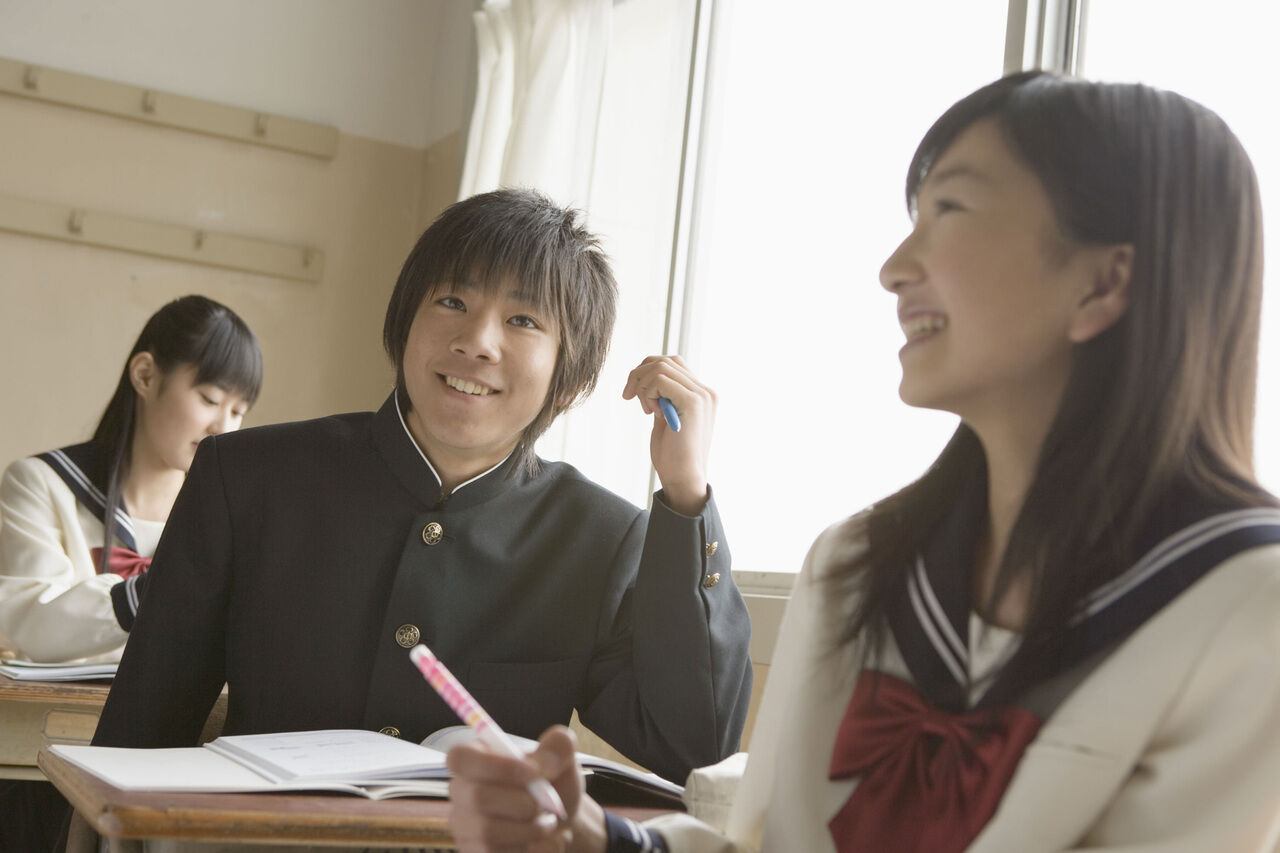 腰痛と股関節痛の女子中学生 自律神経 腰痛 妊活なら 大船の西鎌倉カイロプラクティックセンター 整体院 腰痛と股関節痛の女子中学生 自律神経 腰痛 妊活なら 大船の西鎌倉カイロプラクティックセンター 整体院
