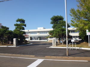 岩室中学校