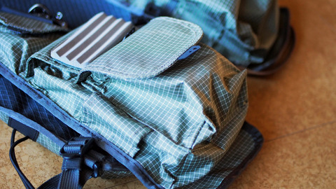 フィッシングベストにデジカメを収納_2