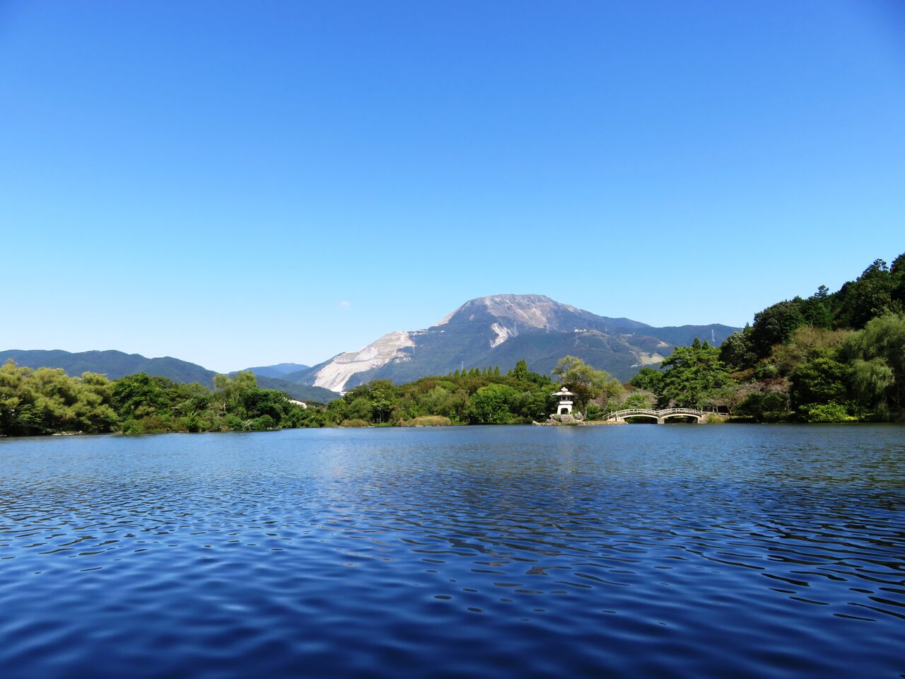 三島池から伊吹山を なにしてりゃーすのblog