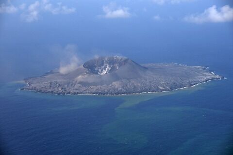 西之島 デカくなる（画像）