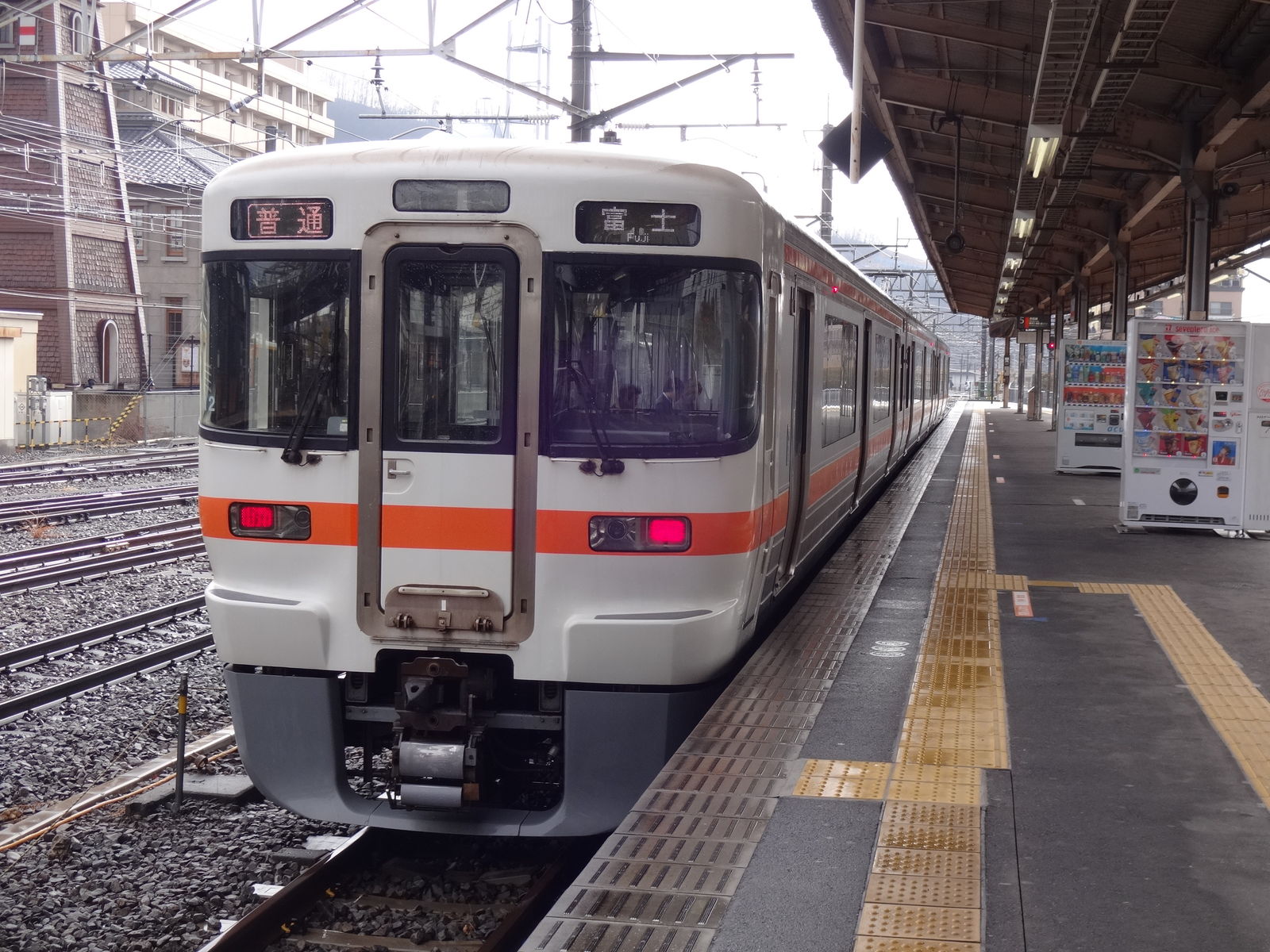 ゆるキャン 聖地巡礼の旅 その２ 甲府駅 身延駅 悠々自適にメモ帳開いて