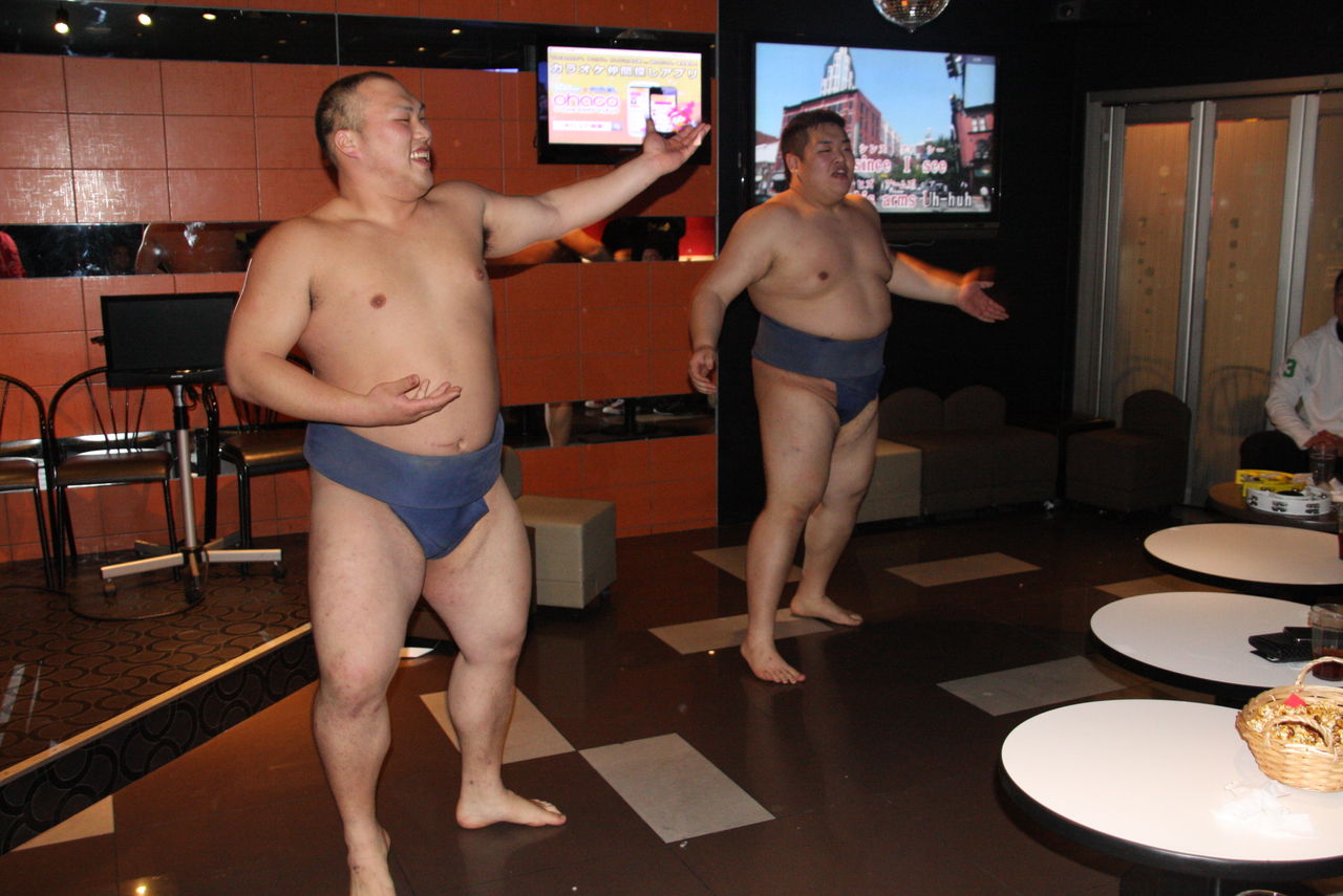 平成２５年度 卒業生送別会二次会 パート２ 日本体育大学相撲部 マネージャー部屋