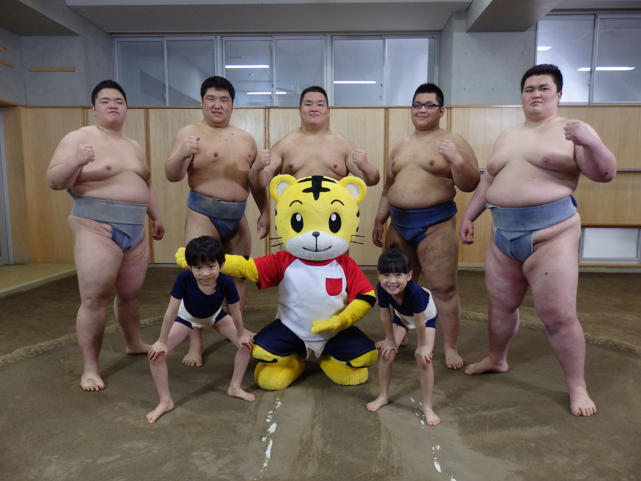しまじろうとリズムダンス 日本体育大学相撲部 マネージャー部屋