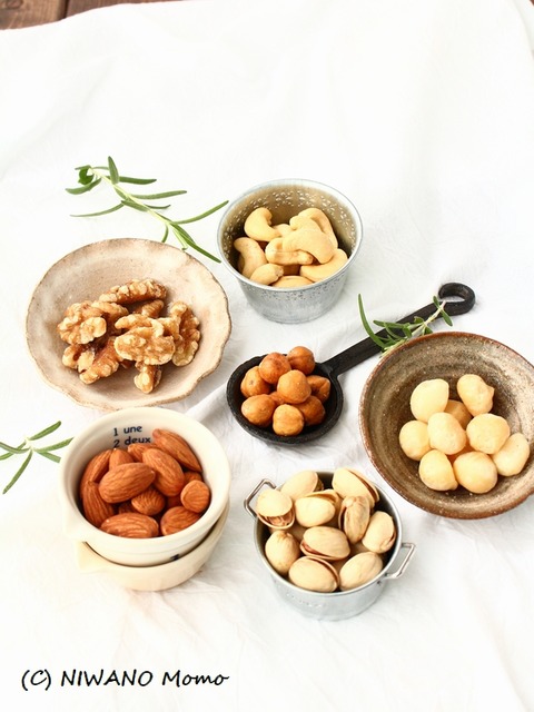 08_nuts_01bl