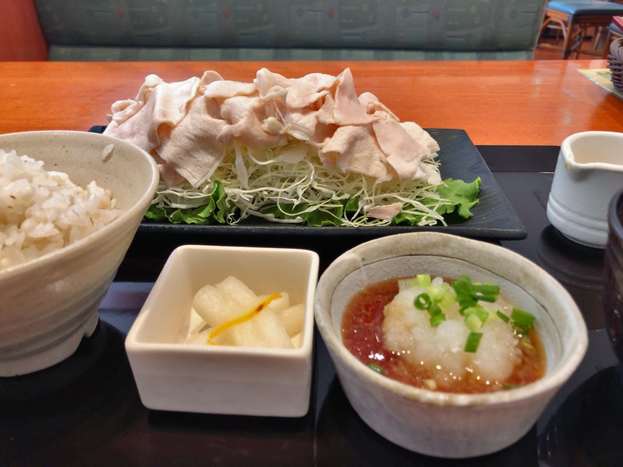 ヘルシーランチで痩せよっ さぼてんさんは揚げ物だけじゃない ヘルシー 冷しゃぶ定食 お酒飲みながらダイエット ヘルシーランチで痩せよっ さぼてんさんは揚げ物だけじゃない ヘルシー 冷しゃぶ定食 お酒飲みながらダイエット
