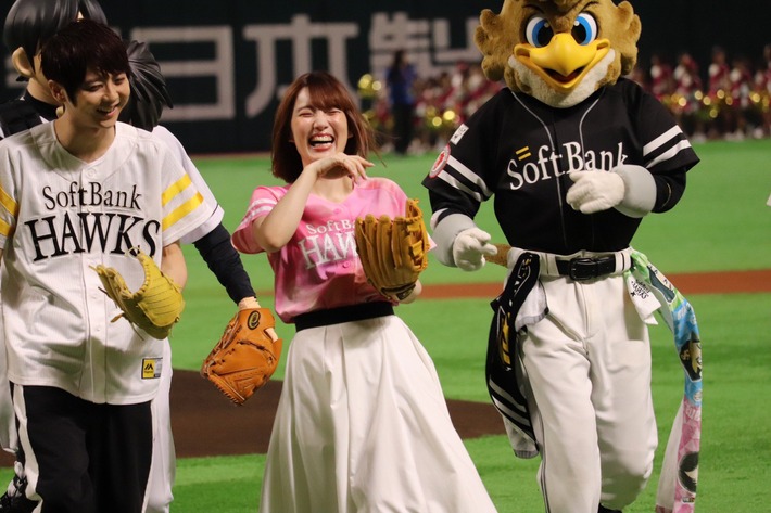 【朗報】梶裕貴さんと内田真礼さん、親しげに談笑する！竹達さんは余裕のツイートかｗｗｗ