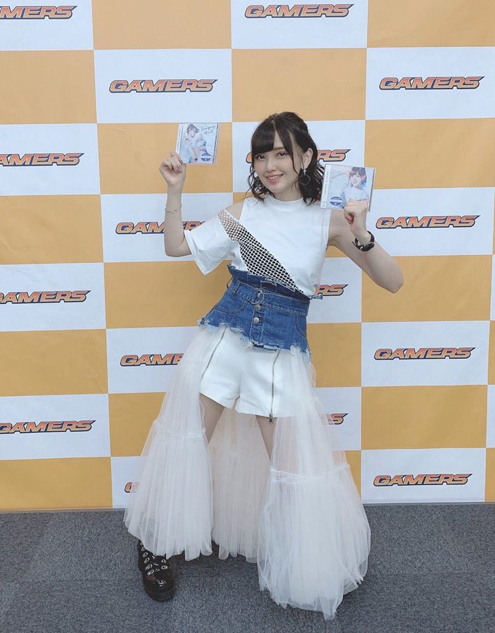 【朗報】声優の鬼頭明里ちゃん、嬉々と腋を見せてしまうwww