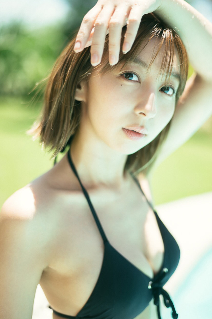 【画像】ラブライブ!声優・飯田里穂さん、久しぶりの水着キタッ!!