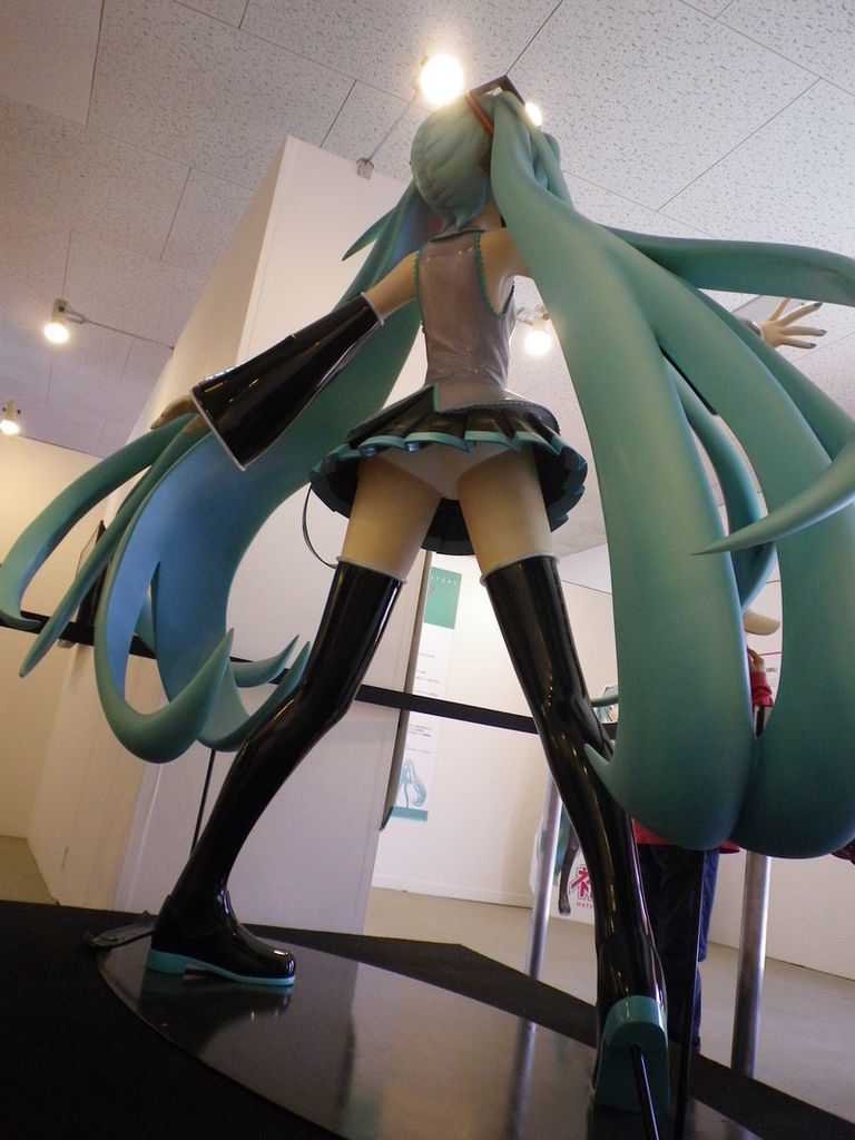 画像】 初音ミクの等身大フィギュアがドスケベすぎると話題にw : 虹萌えニュース速報