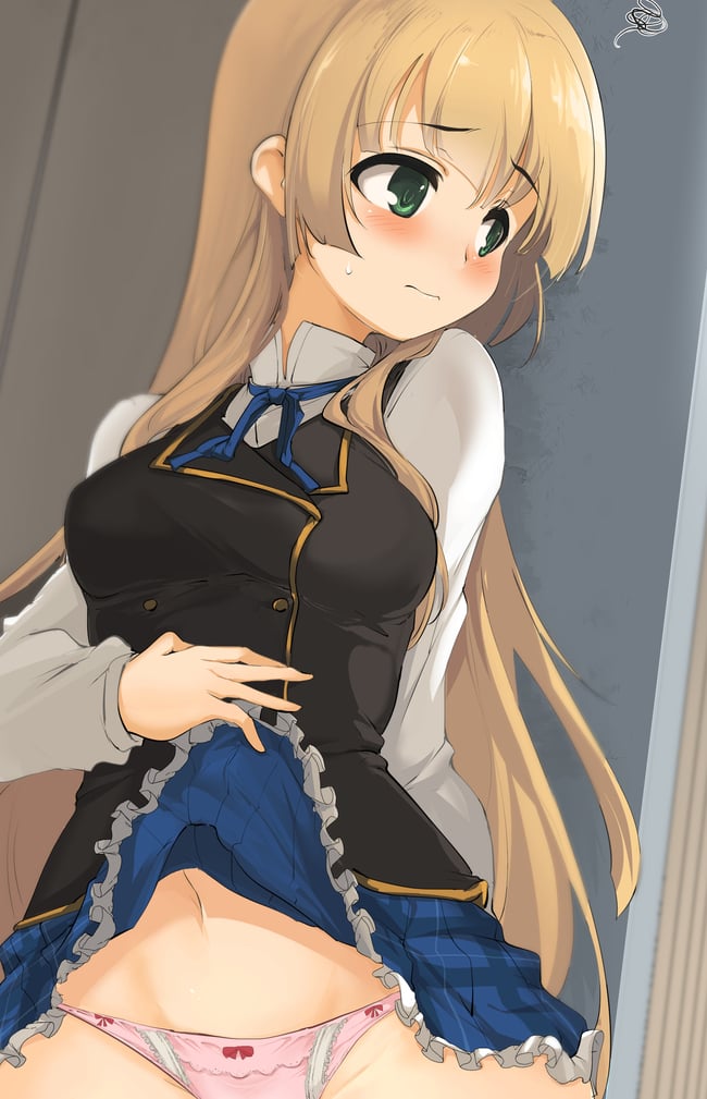 たくし上げ　エロ画像 (28)