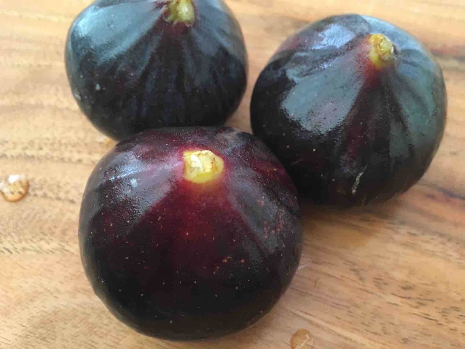 新潟 佐渡宝石 黒いちぢく 旅 食 書道を日常に