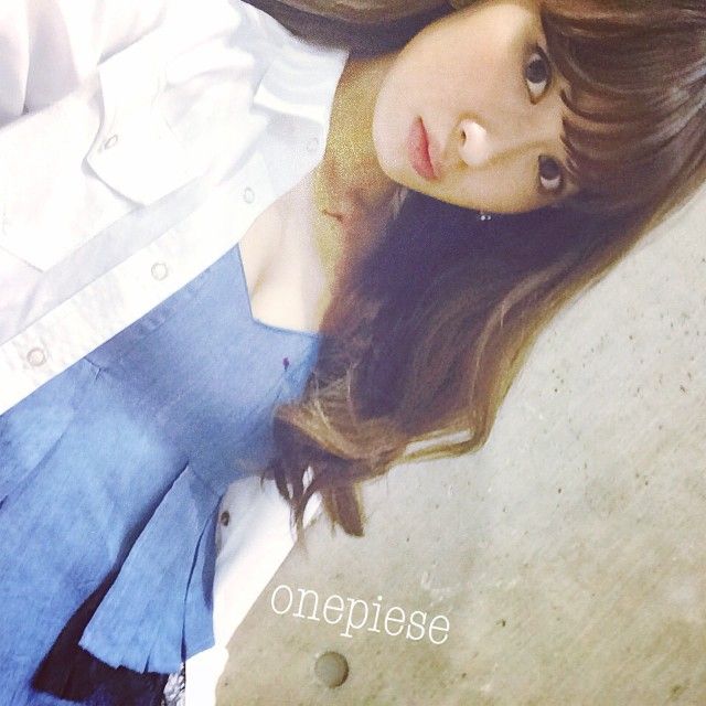 こじはる 小嶋陽菜 も握手会で谷間を見せる服装 Nmb48てっぺんとったんで Akb48を越えるまでの軌跡 こじはる 小嶋陽菜 も握手会で谷間を見せる服装 Nmb48てっぺんとったんで Akb48を越えるまでの軌跡