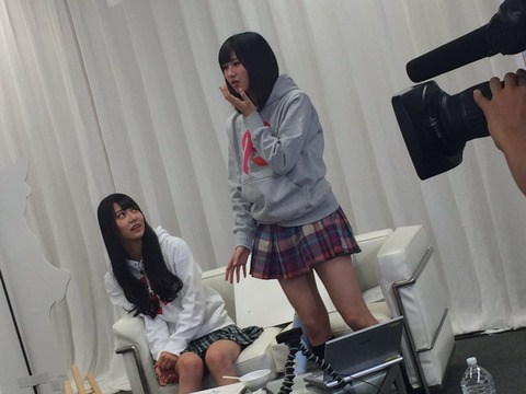 CUulhyUUAAAm-Gn_orig
