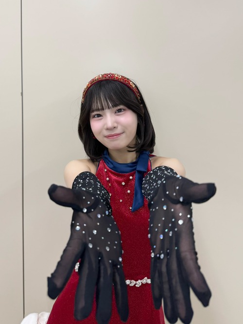 HI_Ud6KaAAAljs9