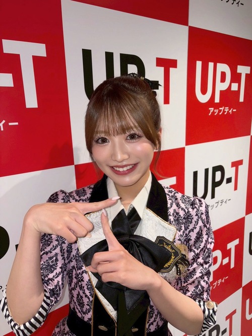 HG_hOjOakAAJP1-