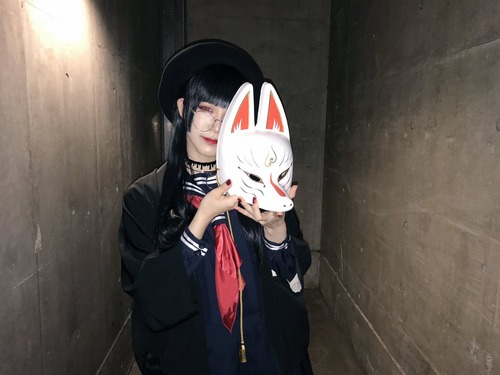 DqAx1XyVYAAwS_R