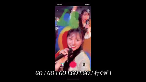 Ef8CFKyU8AA7XGW