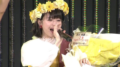 DcG81E2VMAAASJ-