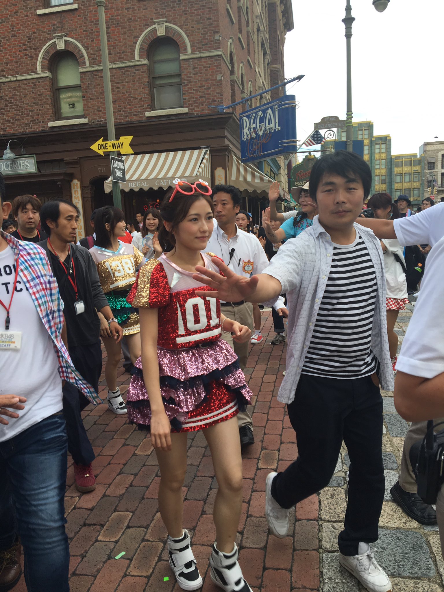 朗報 渡辺麻友と山本彩の人見知り同士がusjライブで急接近 さや姉 まゆゆ Nmb48まとめスピリッツ 朗報 渡辺麻友と山本彩の人見知り同士がusjライブで急接近 さや姉 まゆゆ Nmb48まとめスピリッツ