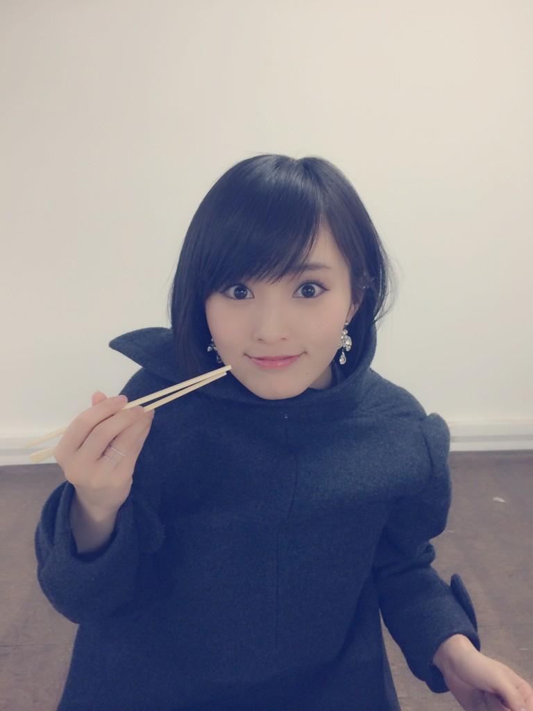 衣装を逆にしてカレーを食べるさや姉をギャルが絶賛 Nmb48山本彩 Nmb48まとめスピリッツ 衣装を逆にしてカレーを食べるさや姉をギャルが絶賛 Nmb48山本彩 Nmb48まとめスピリッツ
